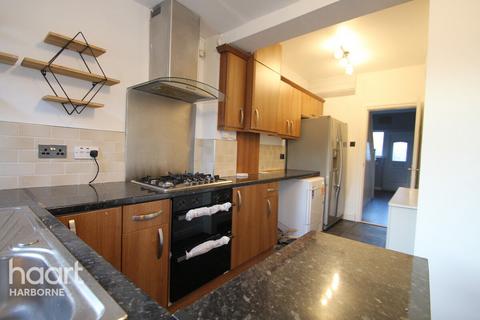 3 bedroom semi-detached house to rent, LANGLEY GREEN ROAD