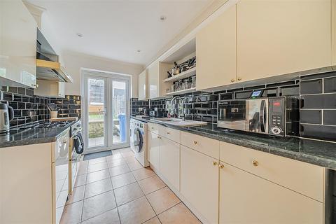 4 bedroom end of terrace house for sale, Greenhaven, Yateley GU46