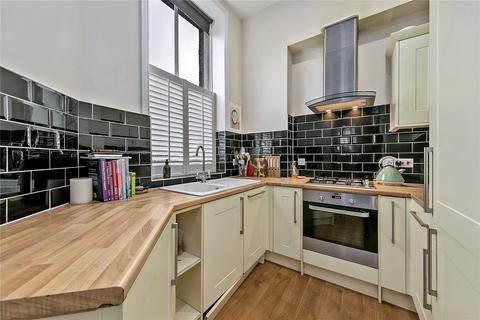 2 bedroom apartment for sale, Station Road, Hampton