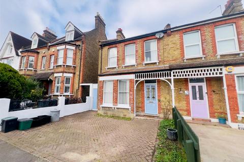 3 bedroom detached house for sale, Chaffinch Road, Beckenham BR3