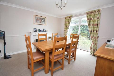 10 Barnes Close, West Wellow, Romsey, SO51 6ET