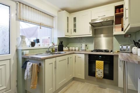 2 bedroom semi-detached house for sale, The Queensway, Hull, East Riding of Yorkshire, HU6 9BJ