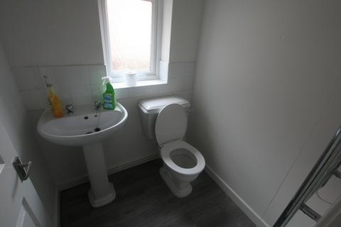 1 bedroom flat to rent, Exeter Road, Ellesmere Port, Cheshire. CH65