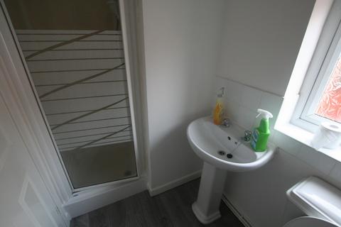 1 bedroom flat to rent, Exeter Road, Ellesmere Port, Cheshire. CH65