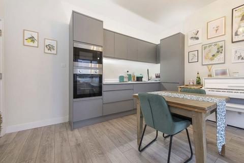 2 bedroom flat for sale, St. John's Grove, London N19