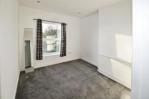 2 bedroom terraced house to rent, Halifax Road, Bradford BD6