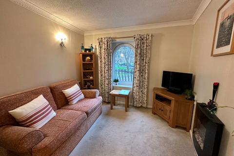 1 bedroom flat for sale, Stratheden Court, Market Street, Torquay, TQ1 3BY