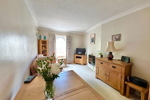 1 bedroom flat for sale, Stratheden Court, Market Street, Torquay, TQ1 3BY
