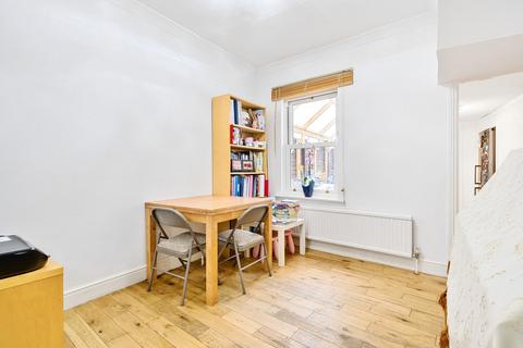 37 Walpole Road, Teddington, TW11 8PJ