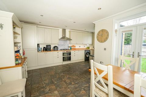 4 bedroom semi-detached house for sale, Dickens Yard, Leighton Buzzard