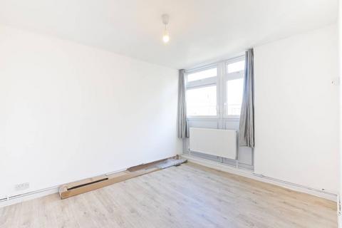 4 bedroom maisonette to rent, .Rupert Gardens, Brixton, London, SW9