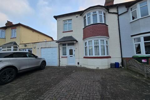 3 bedroom semi-detached house to rent, Willett Road, West Bromwich