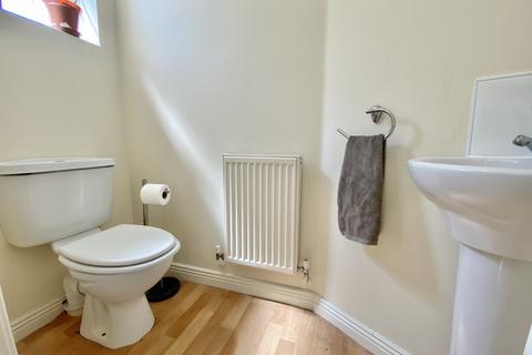 3 bedroom house to rent, Oaktree Place, St Georges, Worle