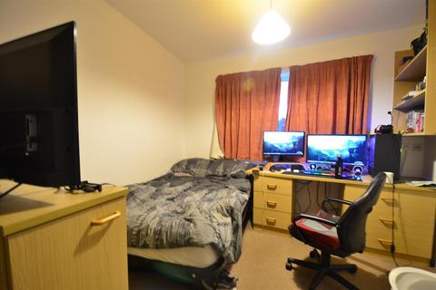 4 bedroom flat to rent, St. Stephens Court, Selly Oak, Birmingham B29