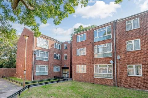 1 bedroom flat for sale, London, E15