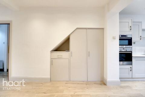 14 Holness Road, London, E15 4EN