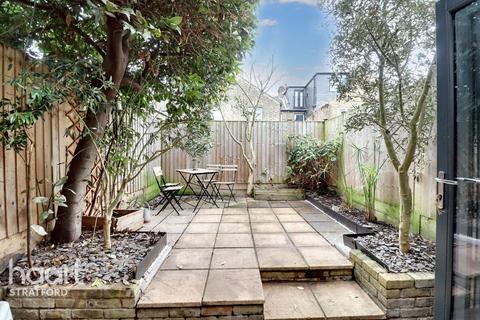 14 Holness Road, London, E15 4EN
