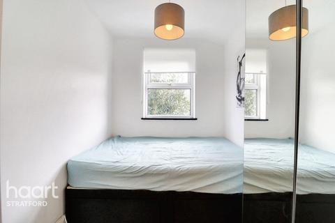 14 Holness Road, London, E15 4EN