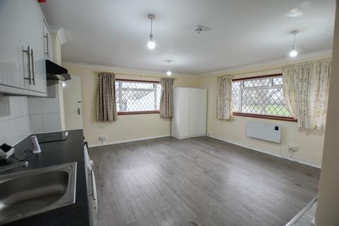 Studio to rent, Great Queen Street, Dartford,