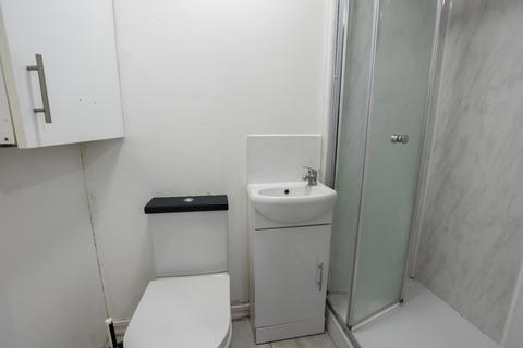 Studio to rent, Great Queen Street, Dartford,