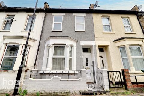 2 bedroom terraced house for sale, Holness Road, Stratford