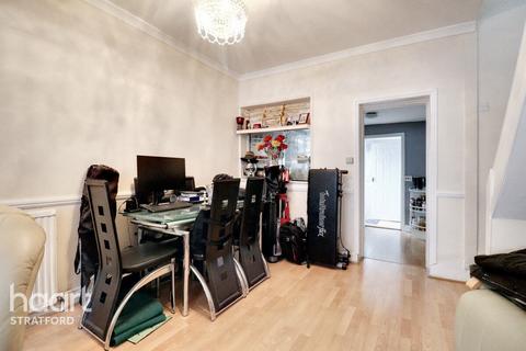 2 bedroom terraced house for sale, Holness Road, Stratford