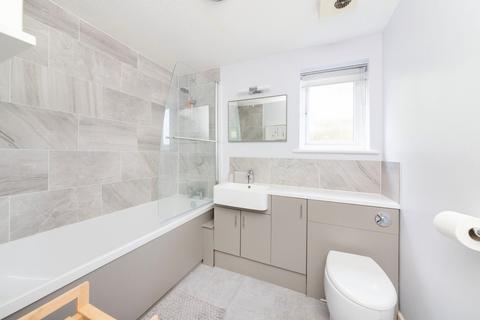 15 Anna Pavlova Close, Abingdon, OX14 1TF