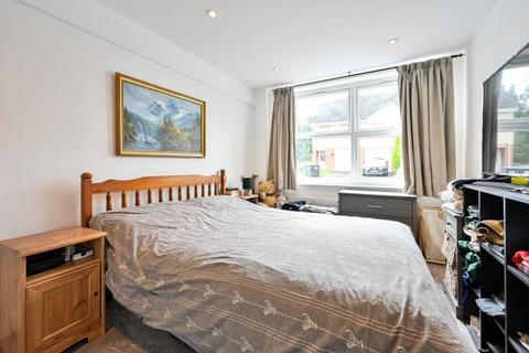 1 bedroom flat for sale, Friar House, Copse Road, Woking, London, GU21