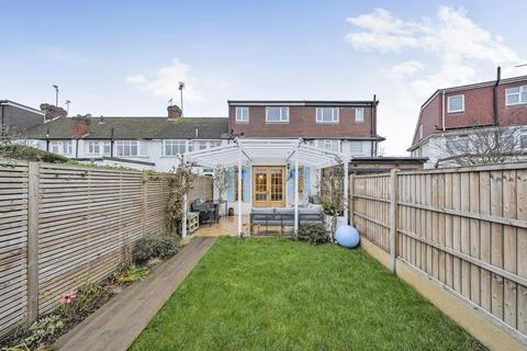 22 Wolsey Drive, Kingston Upon Thames, KT2 5DN