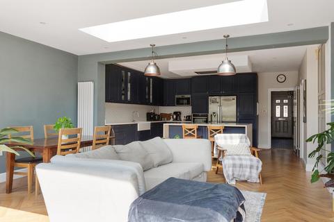 136 Boston Manor Road, Brentford, TW8 9LN
