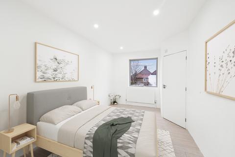 14 Walton Way, London, W3 0AW
