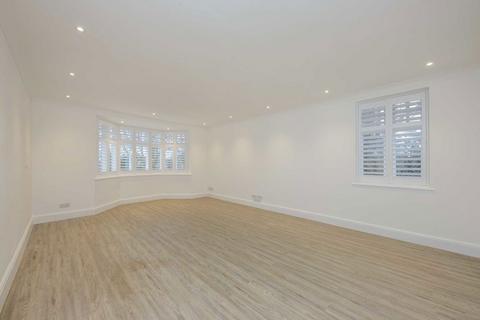 2 bedroom flat to rent, Arterberry Road, West Wimbledon