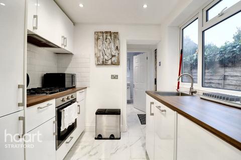 10 Holness Road, London, E15 4EN