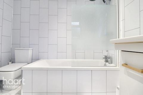 10 Holness Road, London, E15 4EN