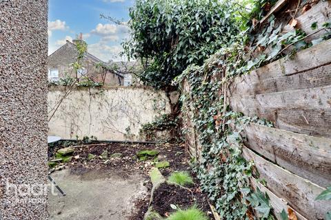10 Holness Road, London, E15 4EN