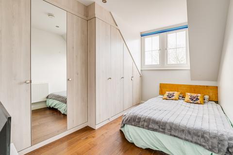 2 bedroom flat for sale, Birch Grove, Acton, London, W3