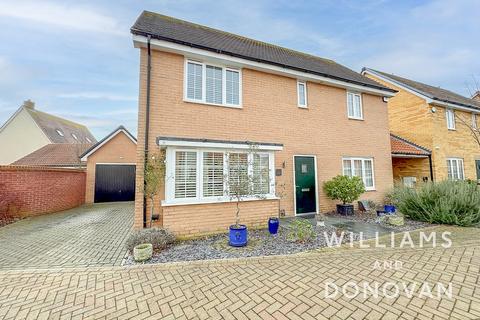 4 bedroom detached house for sale, James Drive, Rochford