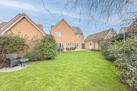 4 bedroom detached house for sale, James Drive, Rochford