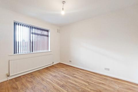 1 bedroom maisonette for sale, Reading Road, Northolt UB5