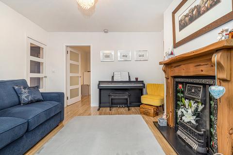 5 Clochbar Gardens, Milngavie, Glasgow, G62 7JP