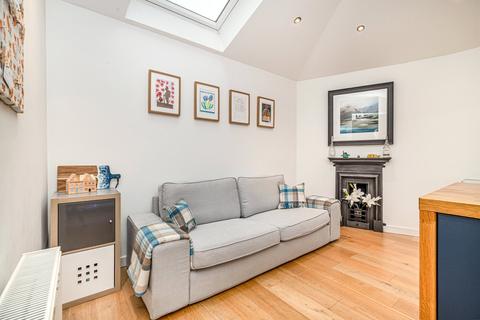 5 Clochbar Gardens, Milngavie, Glasgow, G62 7JP