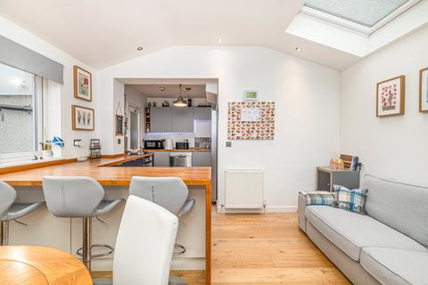 5 Clochbar Gardens, Milngavie, Glasgow, G62 7JP