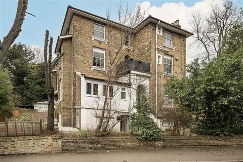 2 bedroom flat to rent, Granville Park, London SE13