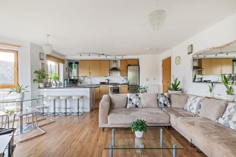 2 bedroom apartment for sale, at Lauriston Apartments, Ambleside Close, London N17