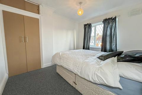 29 Roseveare Avenue, Grimsby, DN34 4BE