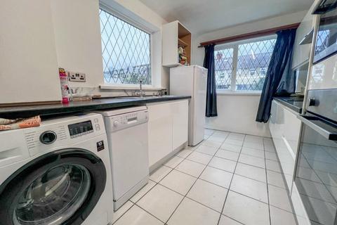 29 Roseveare Avenue, Grimsby, DN34 4BE