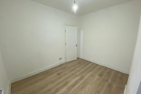 2 bedroom flat to rent, Braemar Road First Floor Flat London E13 8EH