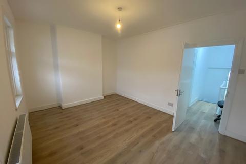 2 bedroom flat to rent, Braemar Road First Floor Flat London E13 8EH