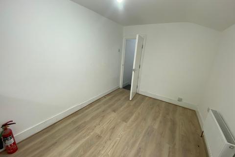 2 bedroom flat to rent, Braemar Road First Floor Flat London E13 8EH