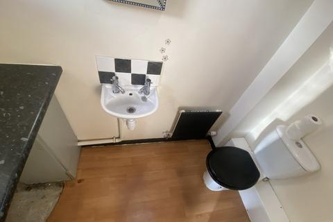 3 bedroom end of terrace house to rent, Blackberry Way, Balderton